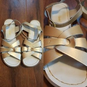 Gold Saltwater Sandals - Girls 7, Women's 9